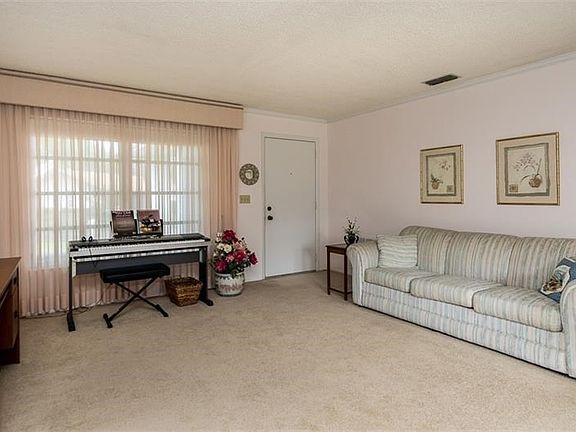 Front Living & entry