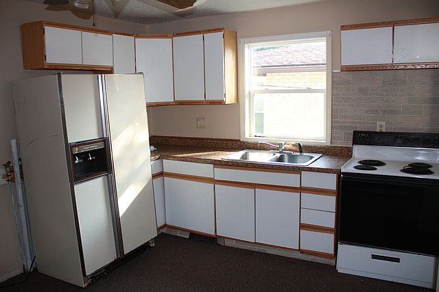 2nd image of 1503 E 3rd St