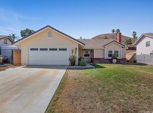 8321 Tamarind Ln, Jurupa Valley, CA 92509