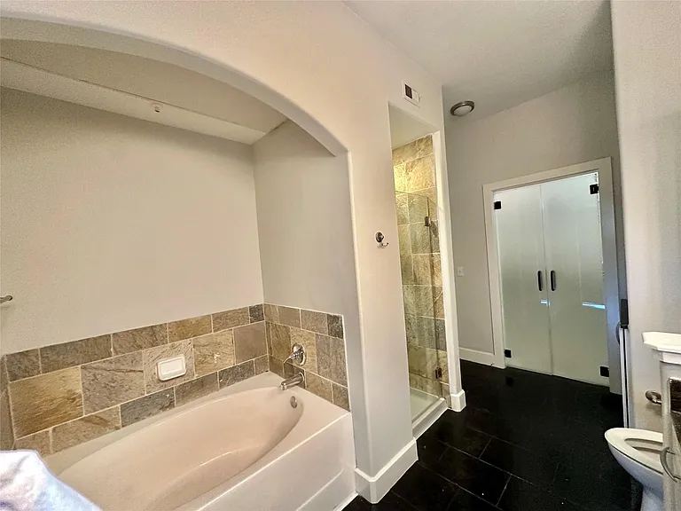 1901 Post Oak Blvd #3215 — Photo 16