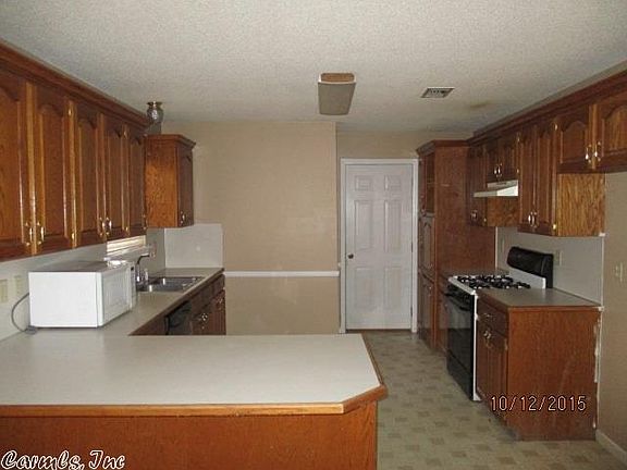 3rd image of 13 Southerland Ct