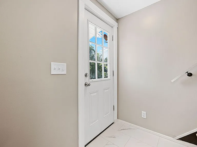 529 Spruce St — Photo 2