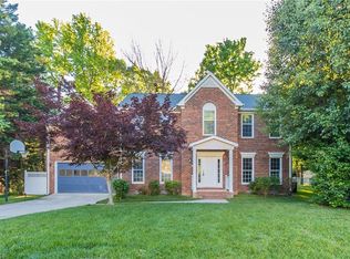 3 Sun Shadow Ct, Greensboro, NC 27410