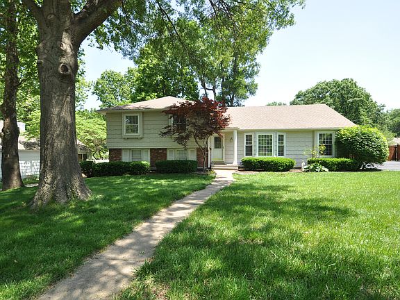 2nd image of 11733 Oak St
