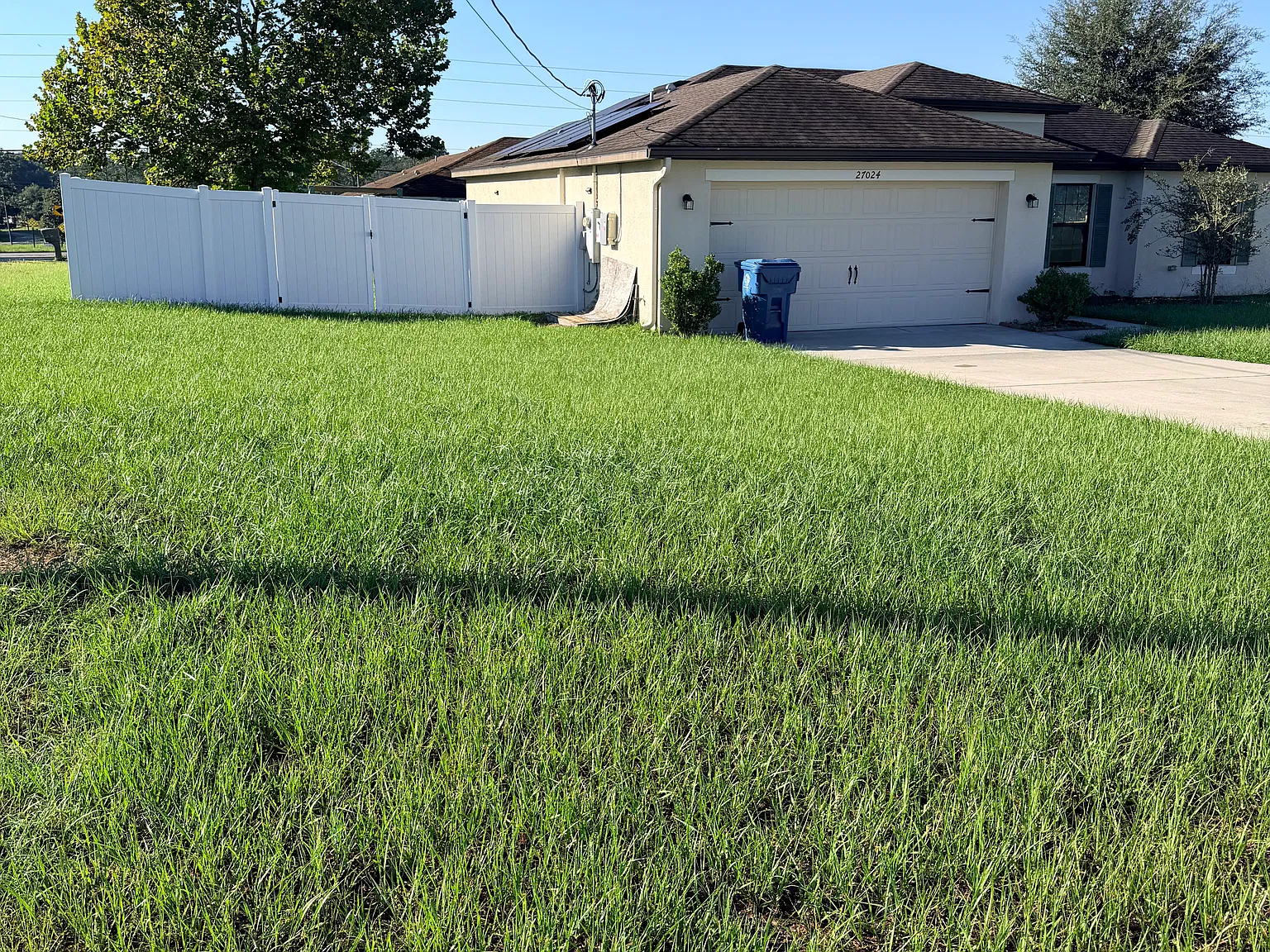 4 bed, 1374 sqft, $2,200 — Photo 2