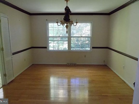3rd image of 10906 Spurlock Ct