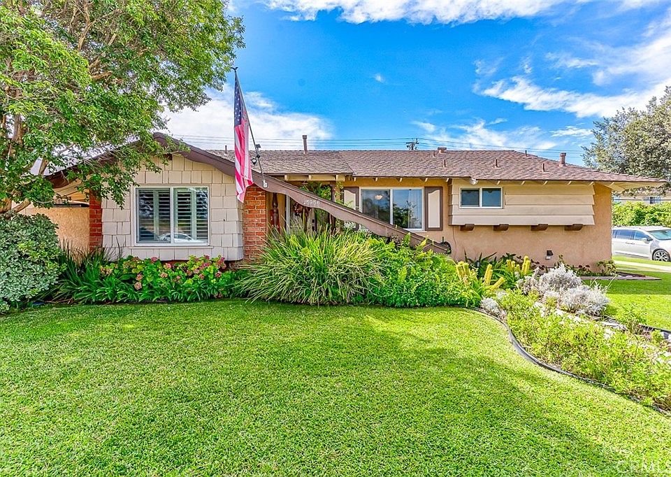 1st image of 15956 Silvergrove Dr