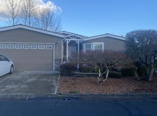 51422 SE Hoodview Dr, Scappoose, OR 97056