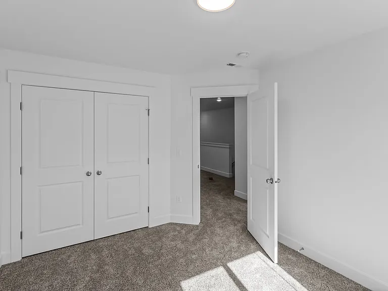 3165 S 350 W — Photo 13