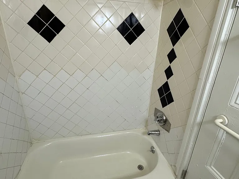 1521 Washington St #16 — Photo 9