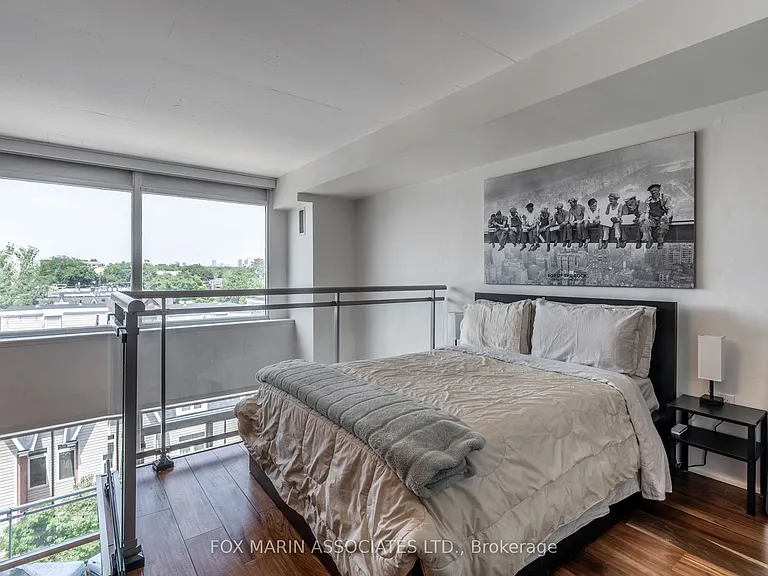 954 King St W #517 — Photo 10
