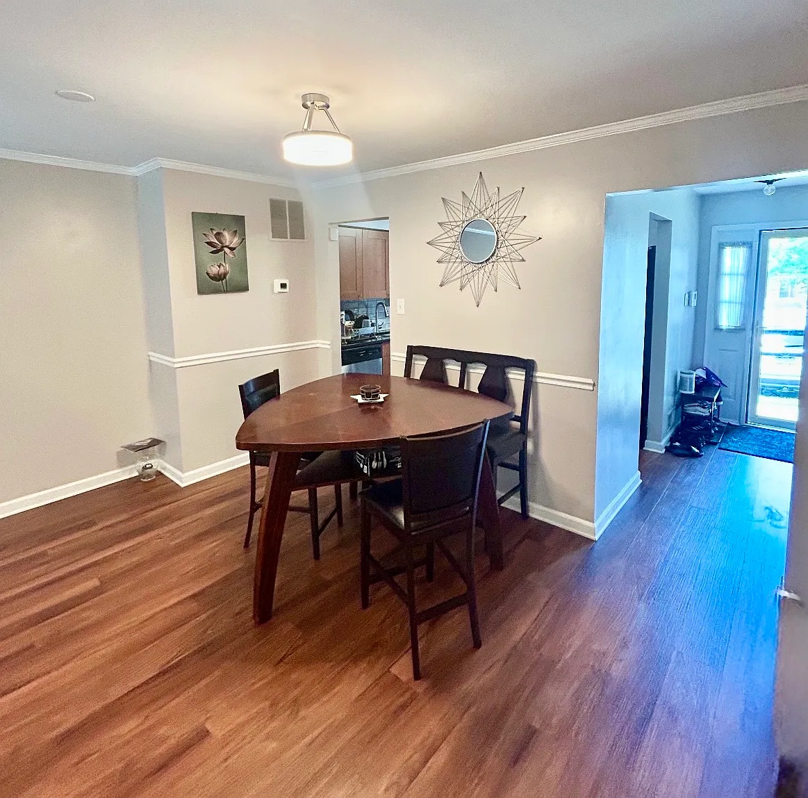 3 bed, 1949 sqft, $2,700 — Photo 4