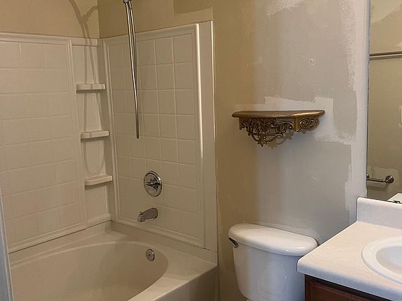 3rd image of 2692 Creek Mill Ln