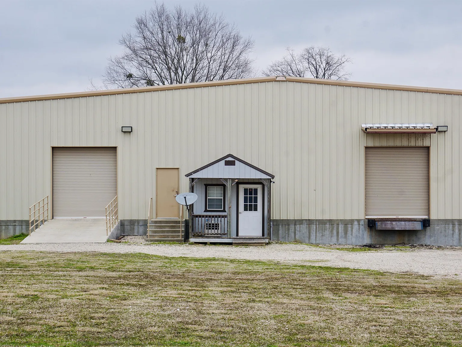342 County Road 2653 / Warehouse - 1 — Photo 1
