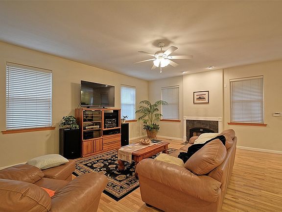 3rd image of 18424 79th St NE