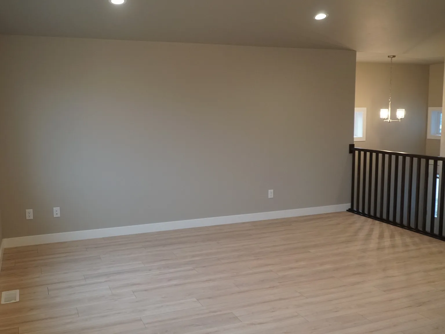 3 bed, 1850 sqft, $2,195 — Photo 3