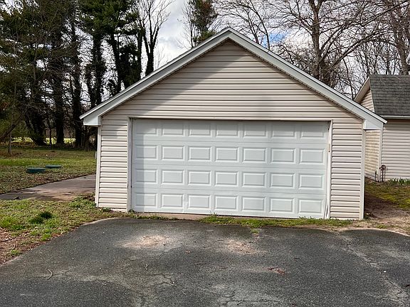 4th image of 8769 Clendaniel Pond Rd