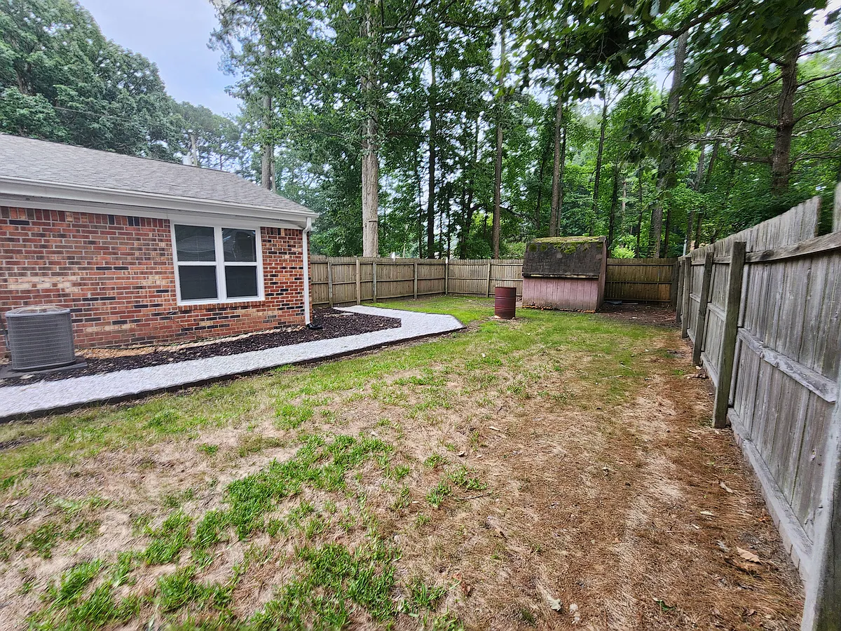 Building Photo - 300 Hurdle Dr #A