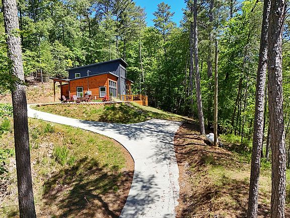 5th image of 709 Lyric Ln