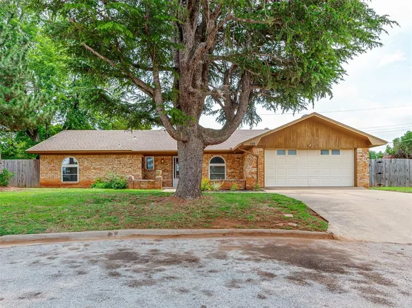 149 Orchard Dr, Chickasha, OK 73018