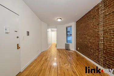 Rented by Link NY Realty