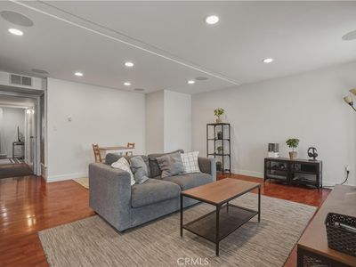6151 Reseda Blvd Unit 13, Reseda, CA, 91335