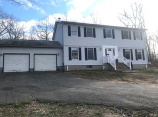 33 November Trl, Haddam, CT 06438