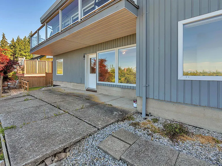 637 Alpine Ct #GROUND LEVEL — Photo 23