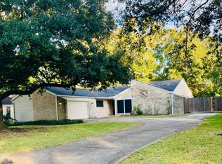 402 Red Bud Ln, Baytown, TX 77520