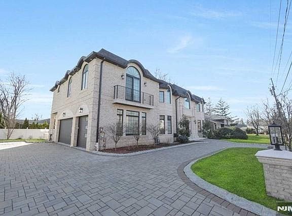 2nd image of 6 Allison Dr