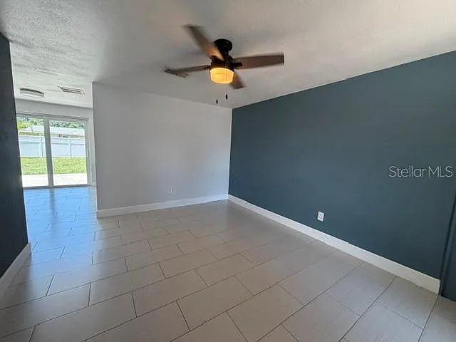 7904 Woodvine Cir — Photo 4