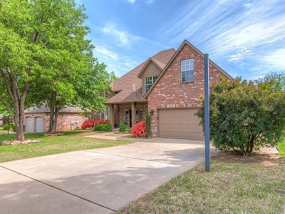 2 car grge/extended driveway