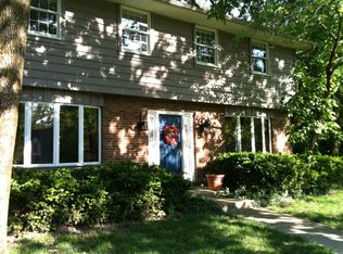 25 Forest Glen Dr, Belleville, IL 62223