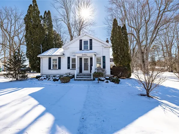 41 E Buffalo St, Churchville, NY 14428