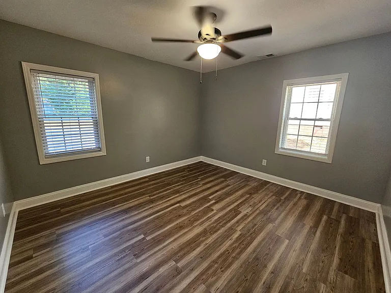 1301 Ray Ave — Photo 9