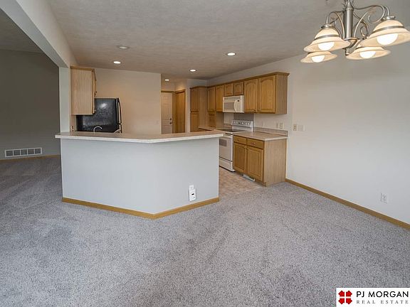5th image of 21123 Schofield Dr