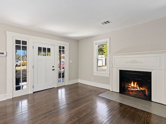 4th image of 711 Gillespie St