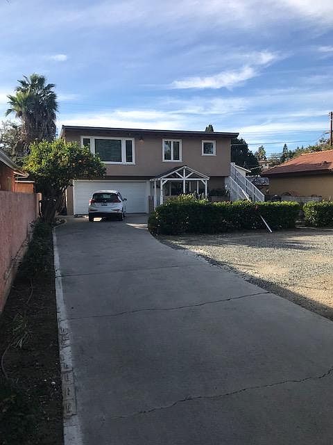 Front view of Duplex. Unit B is upstairs.