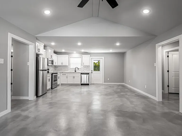202 Greenwood Ave — Photo 5
