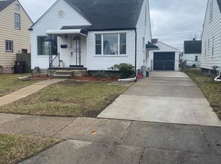 8308 Coolidge Ave, Center Line, MI 48015