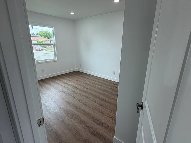 4328 Deeboyar Ave — Photo 4
