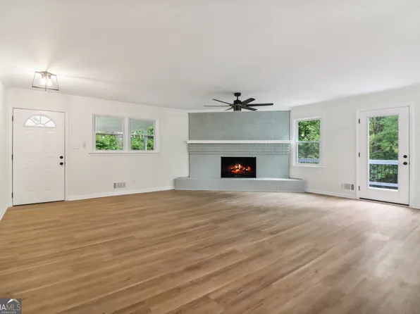 2011 Shadowwood Dr, Marietta, GA 30066