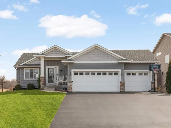 2056 Chestnut St, Lino Lakes, MN 55038