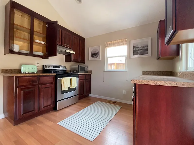 360 N 18th St #B — Photo 5