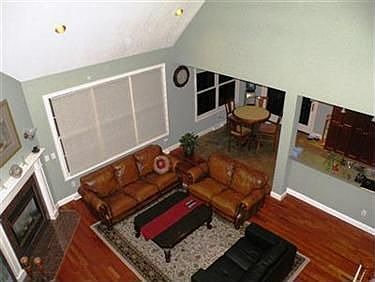 5th image of 7562 Manor Dr