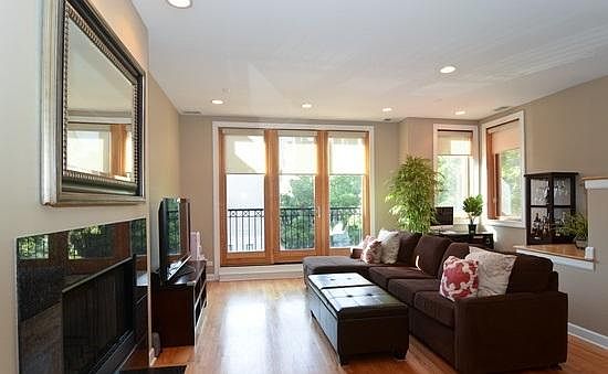 2nd image of 849 N Paulina St #2