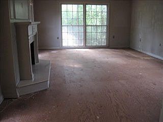 1st image of 14 Oakwood Dr