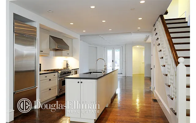Rented by Douglas Elliman | media 8