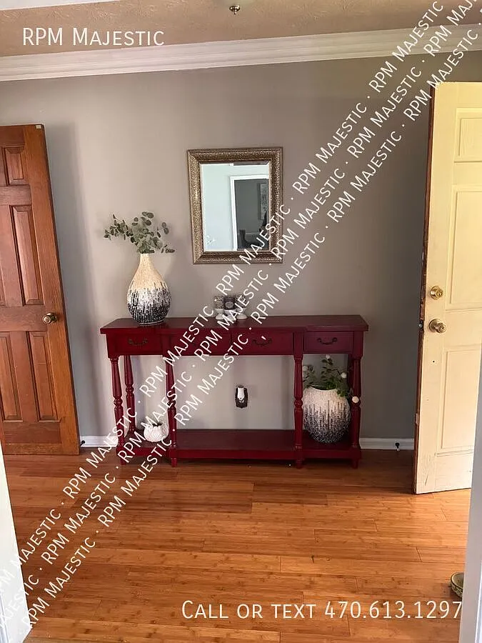 Beutifully Updated 3br Brick Ranch with brand new Deck — Photo 4