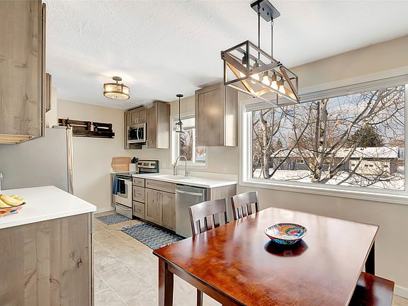 5th image of 105 Parker Ct
